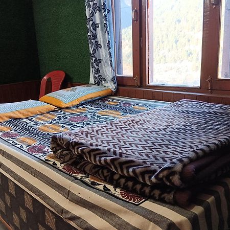 Roop Mountain Homestay Manāli エクステリア 写真