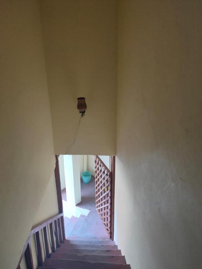 Roop Mountain Homestay Manāli エクステリア 写真
