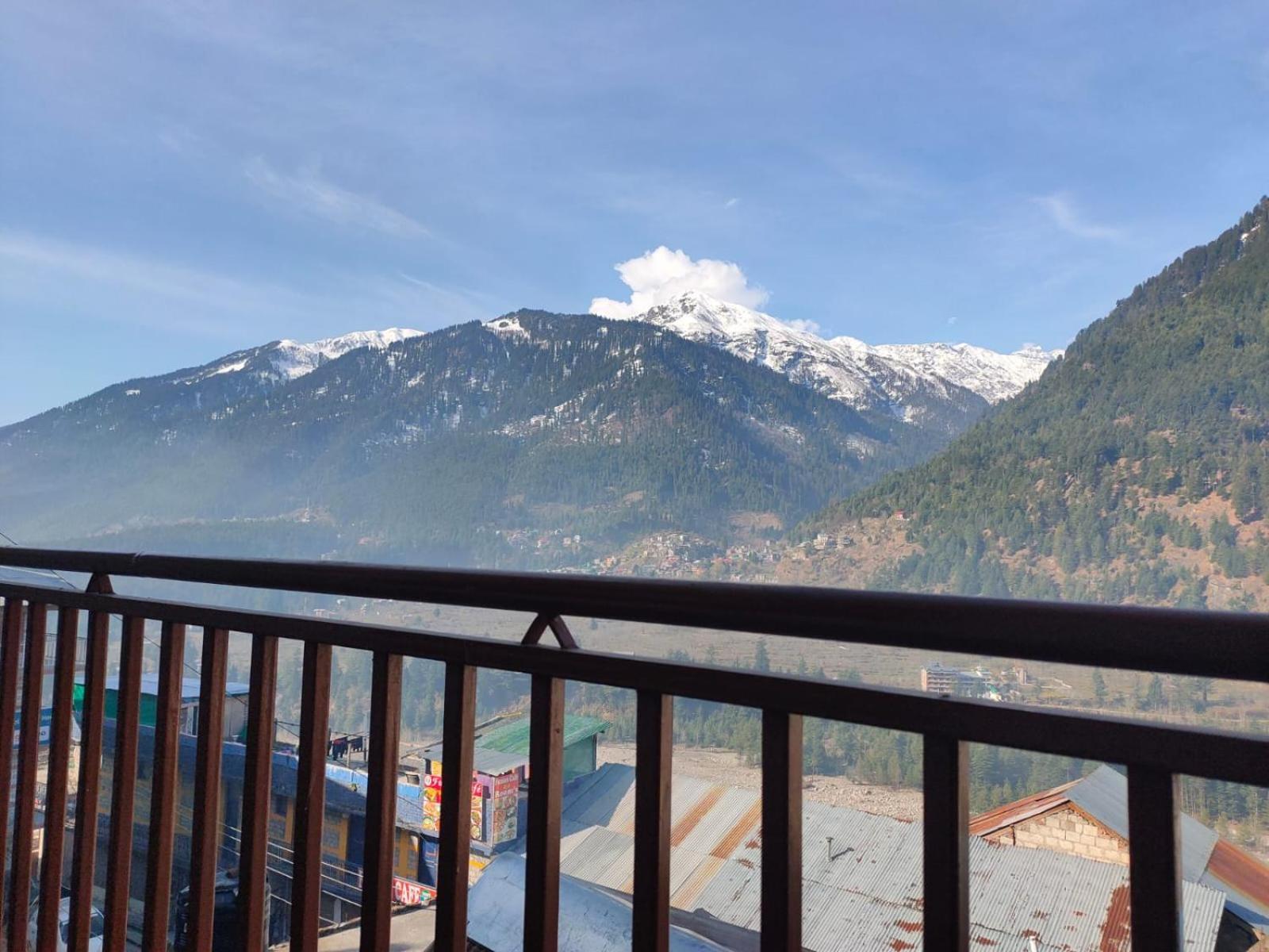 Roop Mountain Homestay Manāli エクステリア 写真