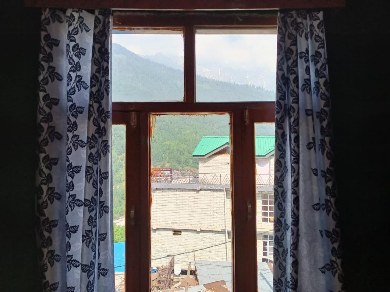 Roop Mountain Homestay Manāli エクステリア 写真