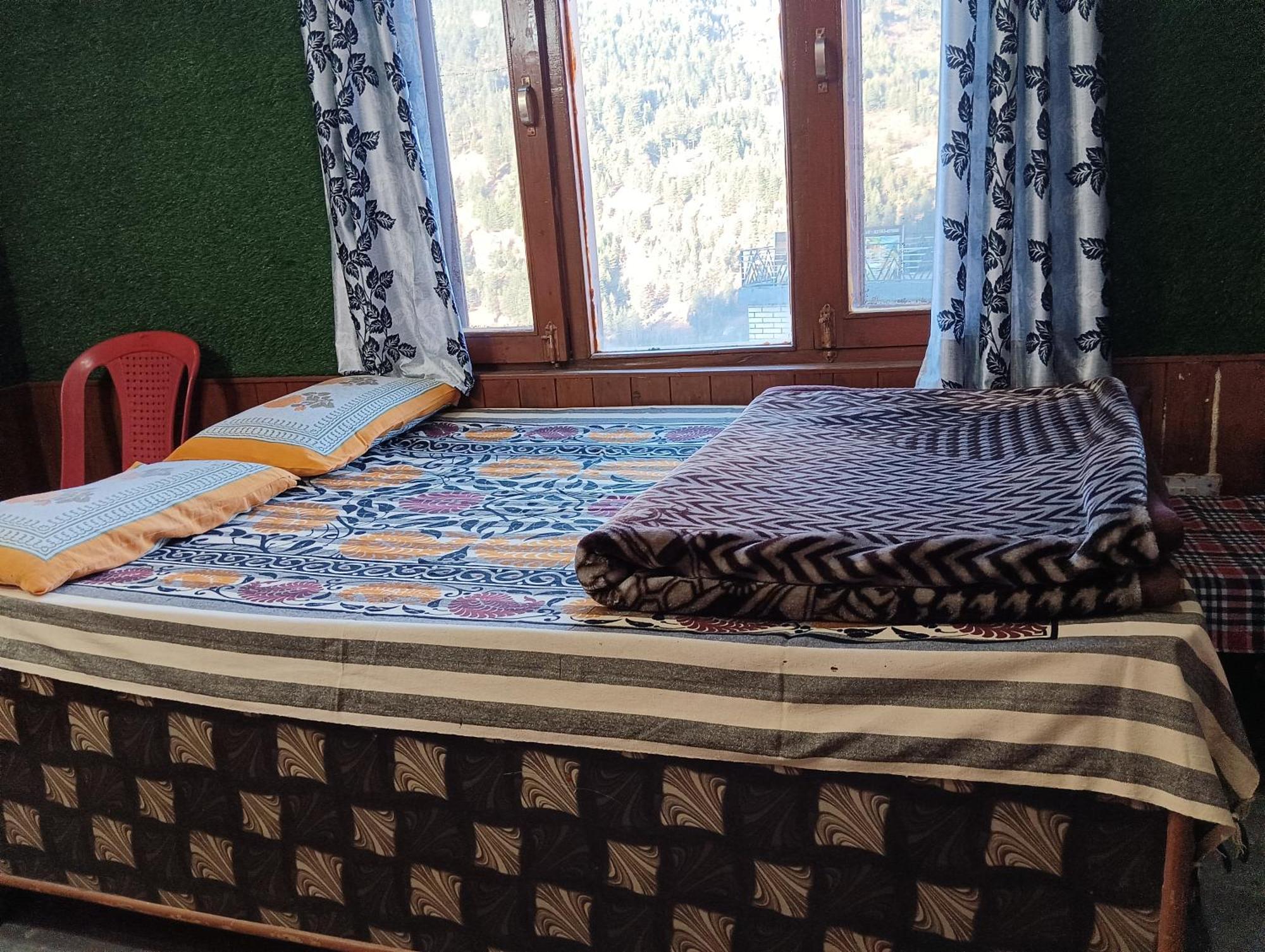 Roop Mountain Homestay Manāli エクステリア 写真