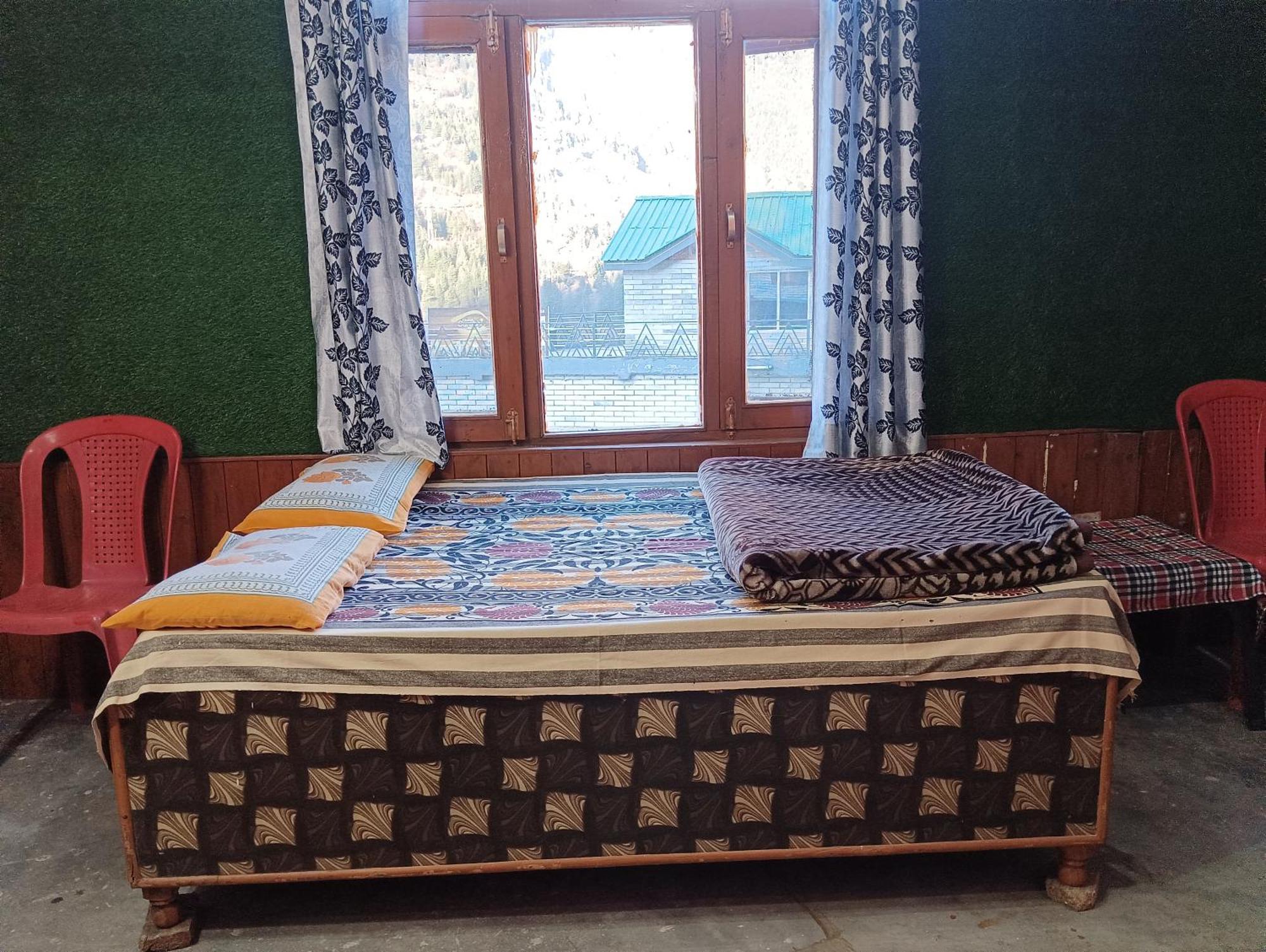 Roop Mountain Homestay Manāli エクステリア 写真