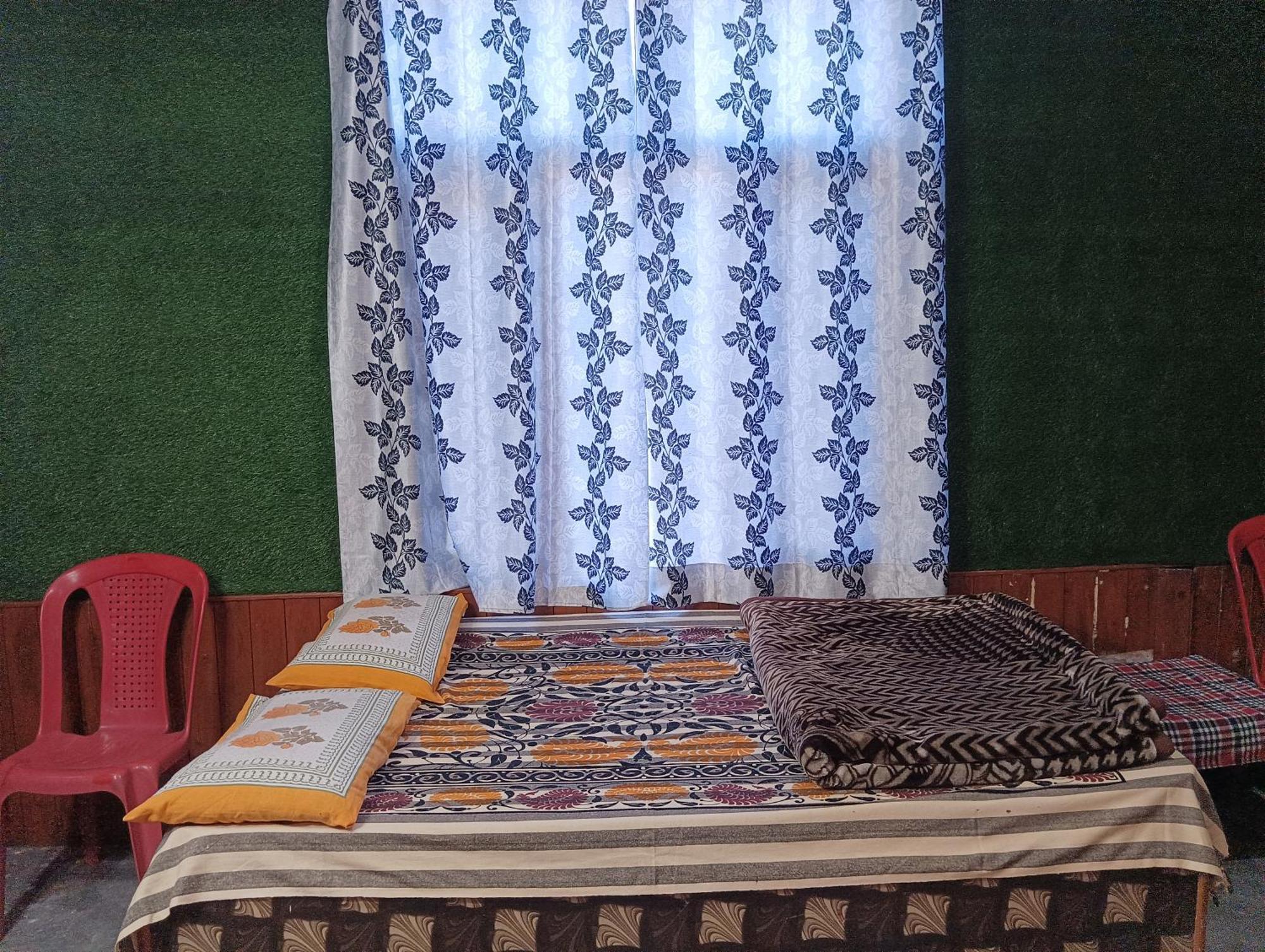 Roop Mountain Homestay Manāli エクステリア 写真